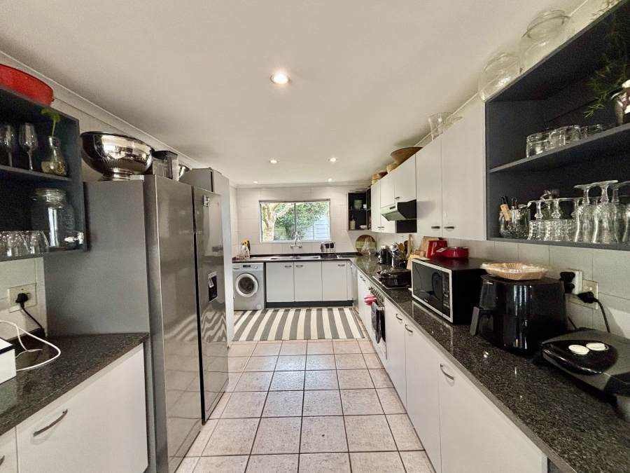 5 Bedroom Property for Sale in Vierlanden Western Cape